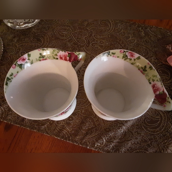 VINTAGE GNA FINE ITALIAN DESIGN PORCELAIN CUPS, ROSE PATTERN - Picture 12 of 16